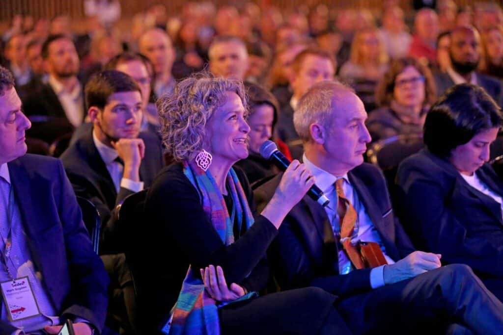 Mujer en la conferencia Sedex 2019